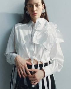 CROPPED SHIRT WITH RIBBONS AND HANDMADE FLOWER